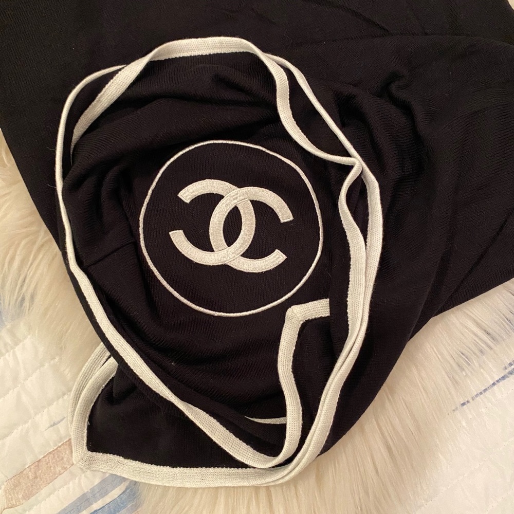 Chanel Stole Ivory and Black Scarf Shawl Cashmere